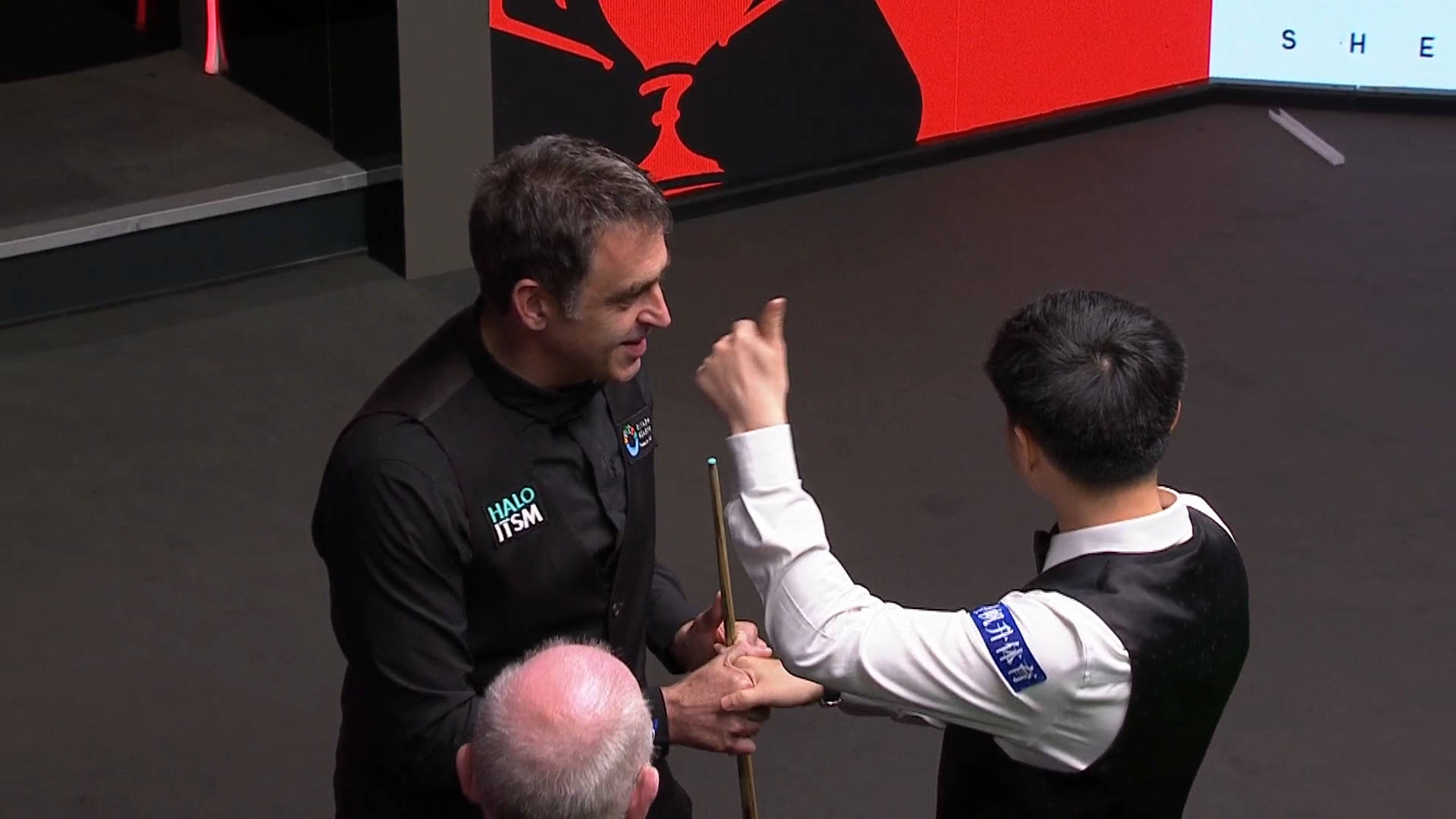 费德勒迎来十五赛季出色发挥，日本队观众热烈欢呼！热度持续攀升的简单介绍